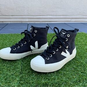 Wata II High Top Sneaker (Women) size US 8